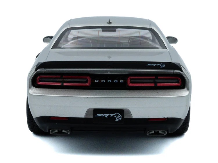 2023 Dodge Challenger SRT Hellcat Redeye Widebody Triple Nickel 1:18 Solido Licensed Diecast Scale Model Car Collectible - Image 5