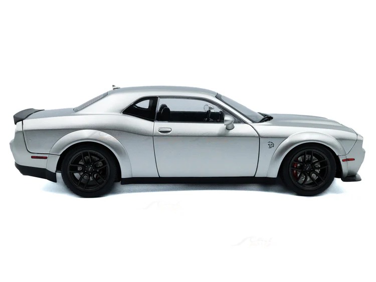 2023 Dodge Challenger SRT Hellcat Redeye Widebody Triple Nickel 1:18 Solido Licensed Diecast Scale Model Car Collectible - Image 3